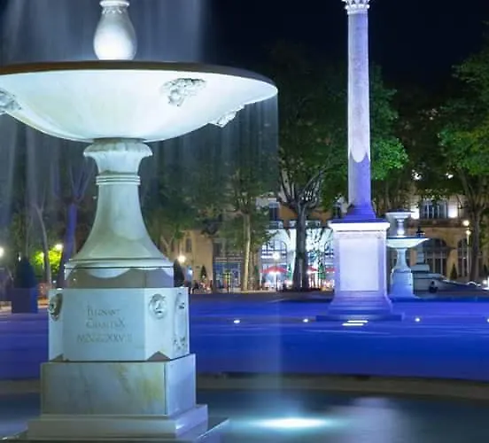 Le Bristol Canal & Chenier Canaldumidi * Каркассон